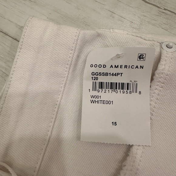 Good American Jean Shorts - Picture 4 of 4